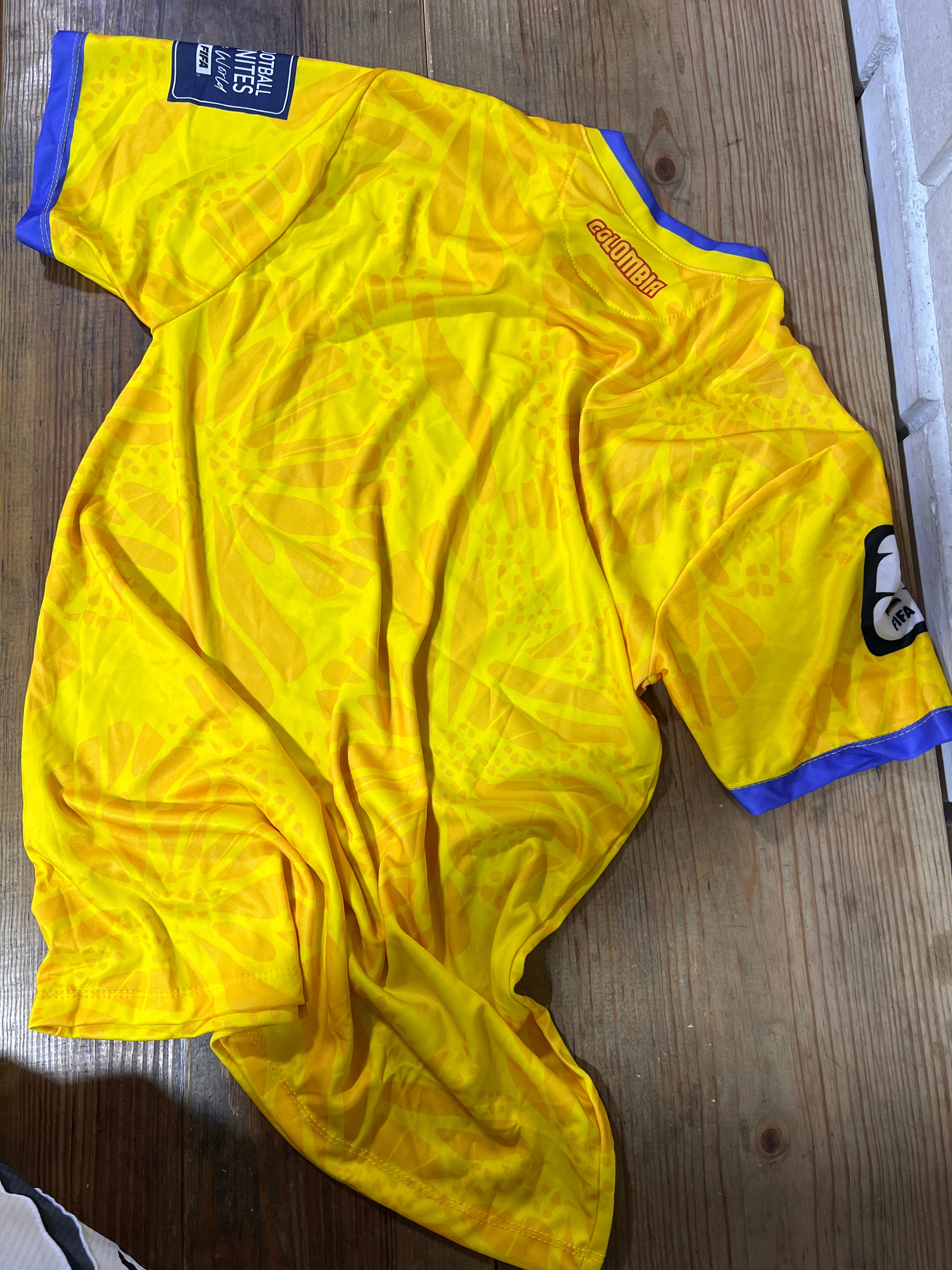 Camisa replica seleccion colombia + caja